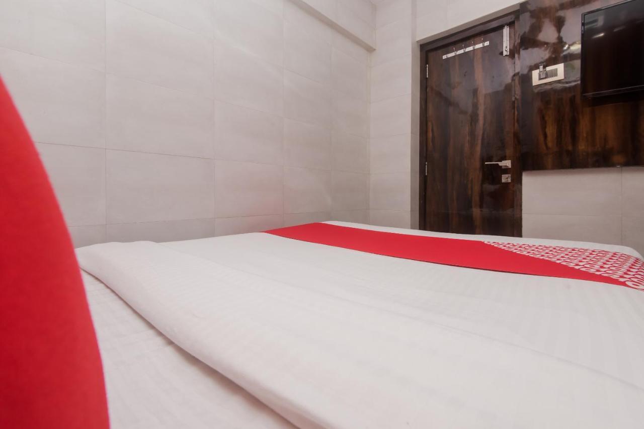 Vaccinated Staff - Oyo 22055 Dadar Residency Hotel Mumbai Exterior photo