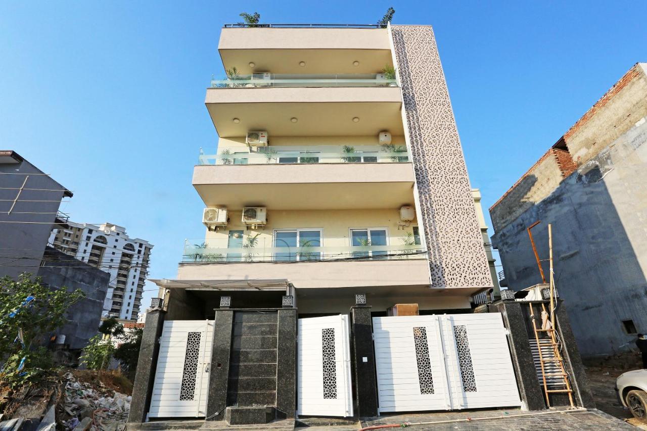 Vaccinated Staff - Oyo 22055 Dadar Residency Hotel Mumbai Exterior photo